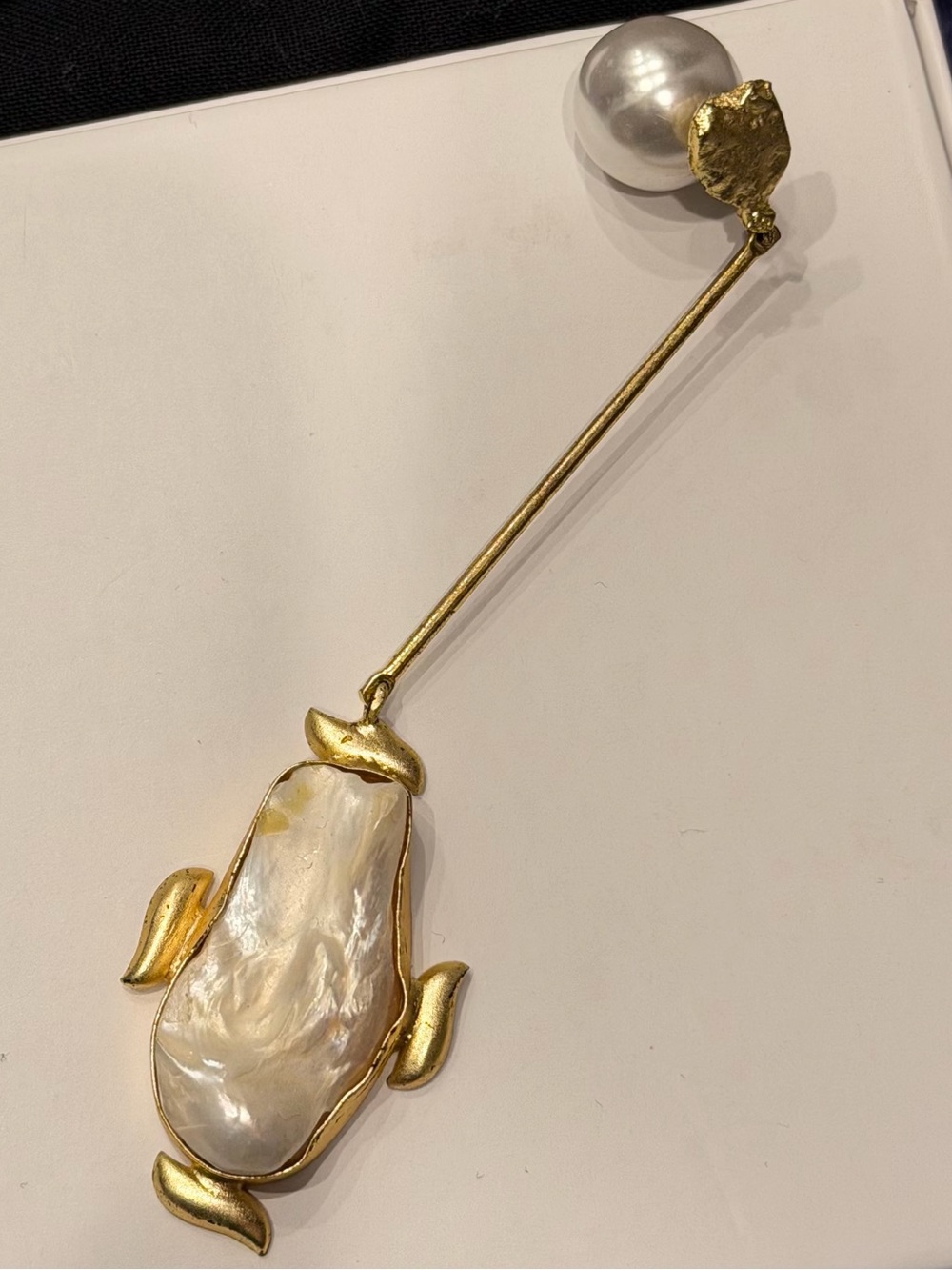 LIKE NEW. PEET DULLAERT Laga drop pearl earring. Single.